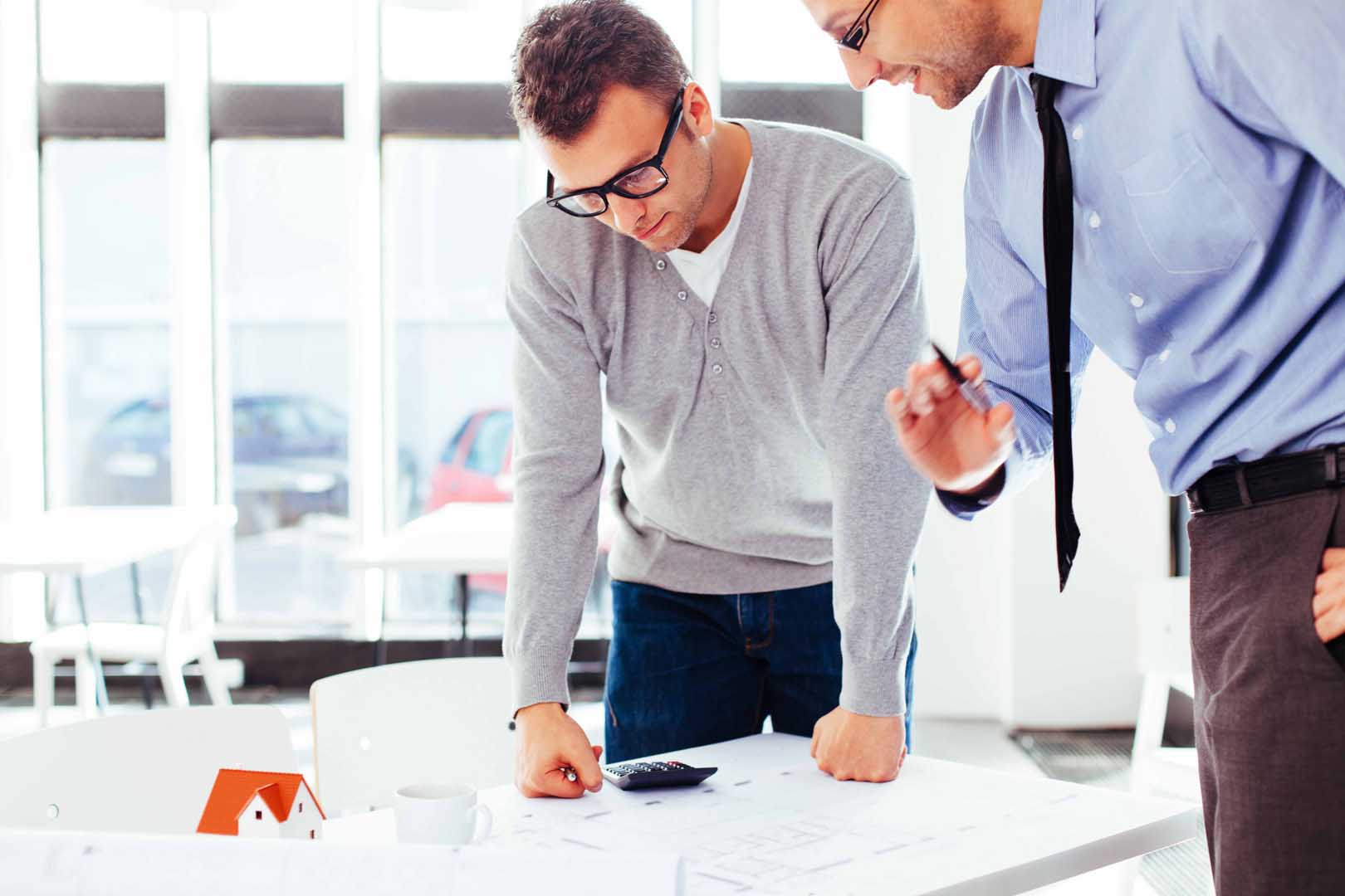 shutterstock_256913095 press to talk business Ozitel
